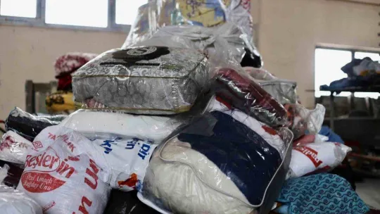 Ağrı'dan 8 tır ve 1 kamyon afetzedeler için yola çıktı