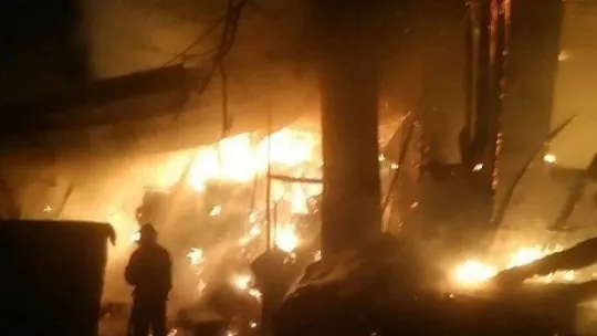 Ahır alev alev yandı: 30 tavuk telef oldu