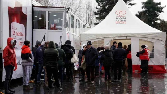Ahmet Nur Çebi: 'Allah'ın izniyle, el ele verip bunun altından kalkacağız'