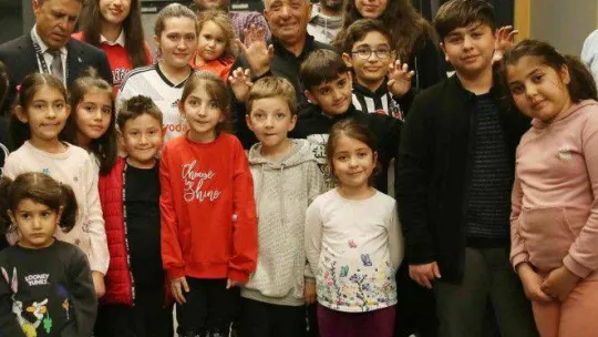 Ahmet Nur Çebi, şehit aileleriyle buluştu