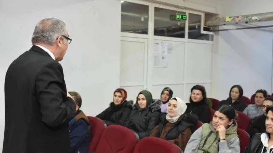 Aile okulu eğitimleri velileri çok yönlü geliştiriyor