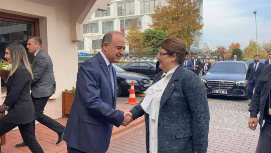 Aile ve Sosyal Hizmetler Bakanı Yanık: '85 milyon için müreffeh bir Türkiye inşa etmeye çalışıyoruz'