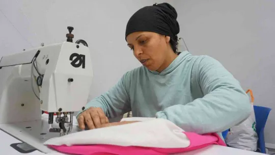 Aile ve Sosyal Hizmetler Bakanlığı'ndan kadınlara çifte destek