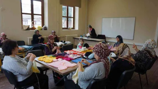 Aile ve Sosyal Hizmetler Bakanlığı'ndan kadınlara çifte destek