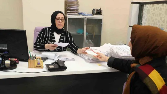 Ailesinden uzakta okuyan öğrencilere bilet desteği