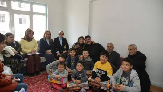 AK Parti Ankara Milletvekili Çam'dan depremzedelere ziyaret