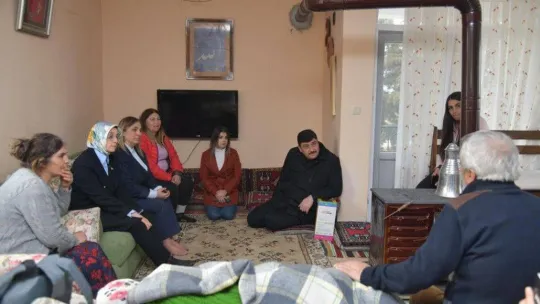 AK Parti Ankara Milletvekili Çam'dan depremzedelere ziyaret