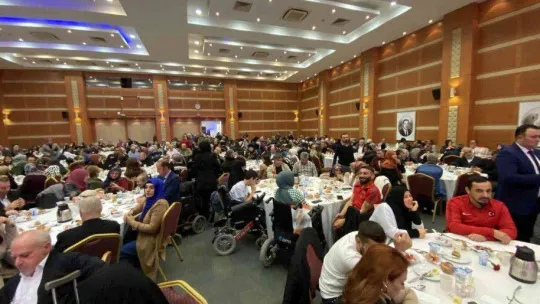 AK Parti İl Başkanı Kabaktepe: 'Engelli kardeşlerimiz için her türlü engeli kaldırma noktasındaki yürüyüşümüze devam edeceğiz'