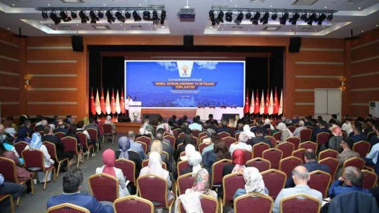 AK Parti, İstanbul'da seçimlere hazır: 100 bin sandık görevlisi belirlendi