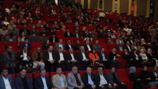 AK Parti İstanbul'dan, teşkilata 'Türkiye Yüzyılı' eğitimi