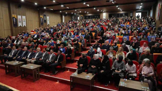AK Parti İstanbul'dan, teşkilata 'Türkiye Yüzyılı' eğitimi