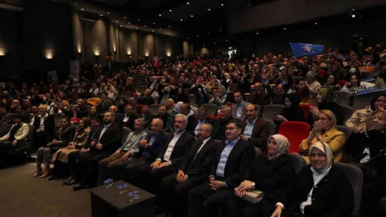 AK Parti İstanbul'dan, teşkilata 'Türkiye Yüzyılı' eğitimi