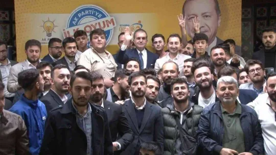 AK Parti Sözcüsü Ömer Çelik gençlerle bir araya geldi