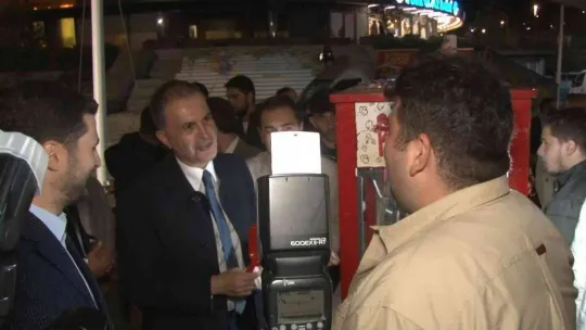 AK Parti Sözcüsü Ömer Çelik gençlerle bir araya geldi