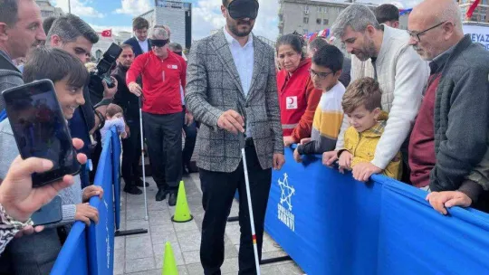 AK Parti ve Kızılay Bağcılar'da engelli vatandaşlarla buluştu