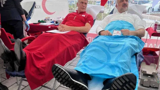 AK Parti ve Kızılay Bağcılar'da engelli vatandaşlarla buluştu