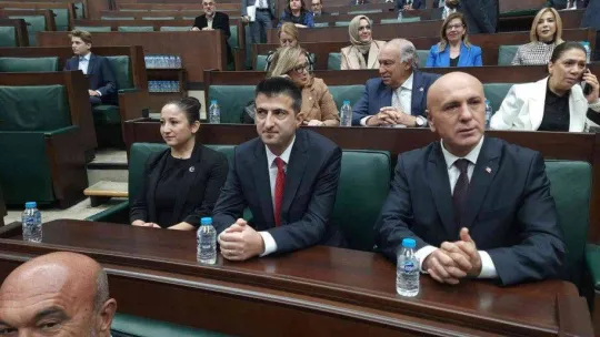 AK Parti'ye katılan Milletvekili Çelebi: 'Elimden gelen desteği vermeye geldim'