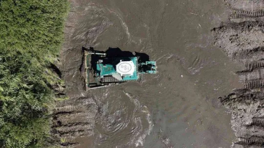 Akçay Çayı'nda hummalı çalışma