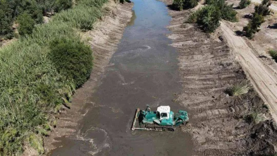 Akçay Çayı'nda hummalı çalışma