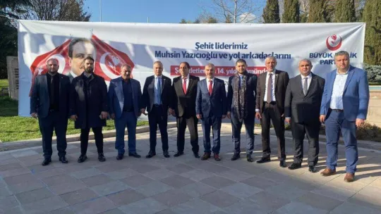 Muhsin Yazıcıoğlu kabri başında dualarla anıldı