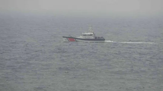 Alabora olan teknede kaybolan vatandaşı arama çalışmaları devam ediyor