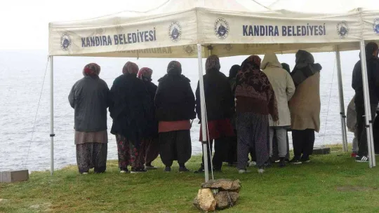 Alabora olan teknede kaybolan vatandaşı arama çalışmaları devam ediyor