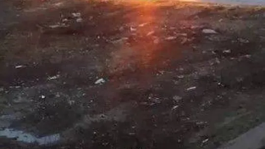 Alev topuna dönen araçtan geriye demir yığınları kaldı