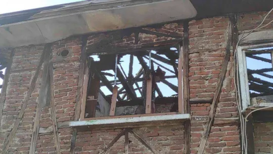 Alevlere teslim olan evde 2 kişi hayatını kaybetti, 3 kişi yaralandı