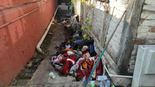 Alevlere teslim olan evde 2 kişi hayatını kaybetti, 3 kişi yaralandı