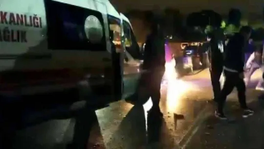 Alkollü olduğu iddia edilen sürücünün çarptığı otomobil takla attı: 3 yaralı