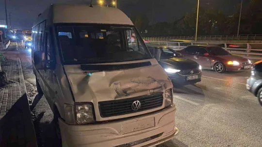 Alkollü sürücü zincirleme kazaya yol açtı, 5 araç birbirine girdi: 2 yaralı