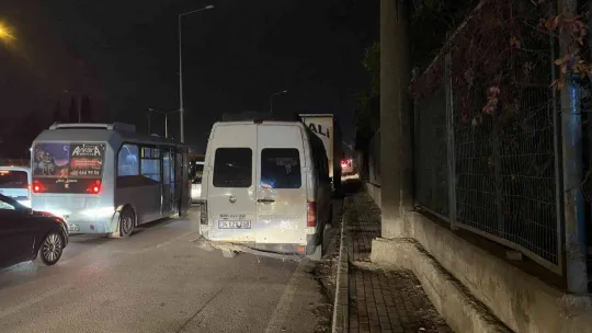 Alkollü sürücü zincirleme kazaya yol açtı, 5 araç birbirine girdi: 2 yaralı