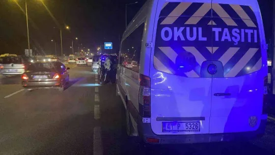 Alkollü sürücü zincirleme kazaya yol açtı, 5 araç birbirine girdi: 2 yaralı