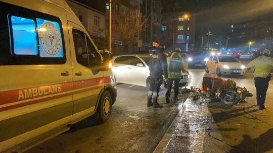 Alkollü sürücünün kullandığı otomobil ile motosiklet çarpıştı
