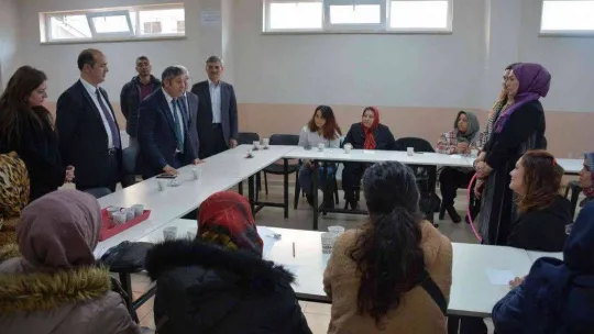 Altıeylül'de 2 bin 250 veli eğitim gördü