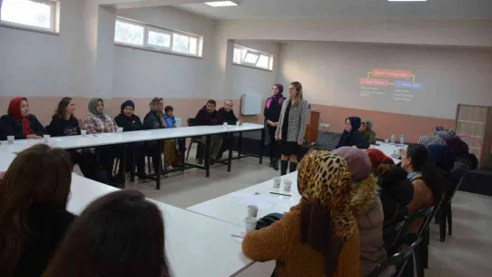 Altıeylül'de 2 bin 250 veli eğitim gördü