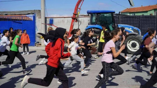 Altıeylül'de çocuklar sporla büyüyor