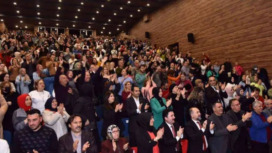 Altıeylül'de unutulmaz Yücel Arzen konseri