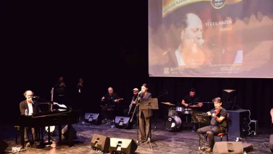 Altıeylül'de unutulmaz Yücel Arzen konseri