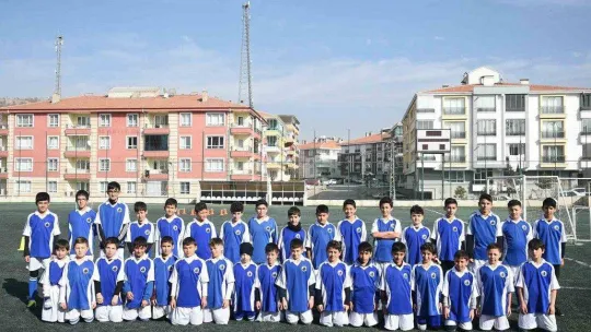 Altındağ Belediyesi ücretsiz futbol kurslarıyla futbolcu yetiştiriyor