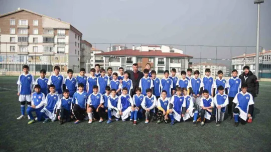 Altındağ Belediyesi ücretsiz futbol kurslarıyla futbolcu yetiştiriyor