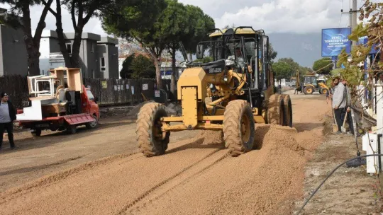 Altınkum Atatürk Caddesi yenileniyor