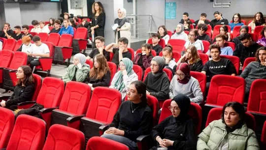 Altınküreli öğrenciler diş hekimliğiyle alakalı merak ettiklerini öğrendi