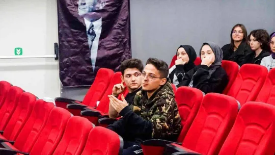 Altınküreli öğrenciler diş hekimliğiyle alakalı merak ettiklerini öğrendi