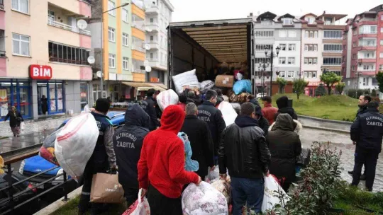Altınordu'dan deprem bölgelerine yardım
