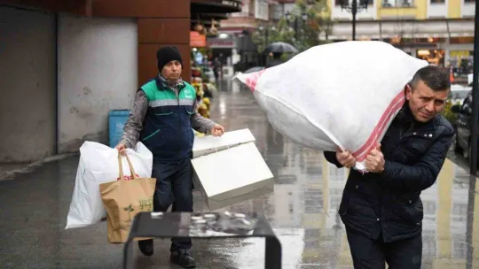 Altınordu'dan deprem bölgelerine yardım