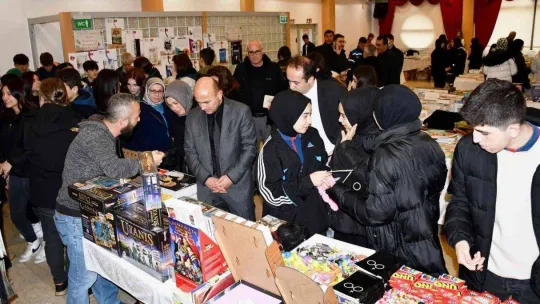 Altınova 2. Kitap Fuarı kapılarını açtı