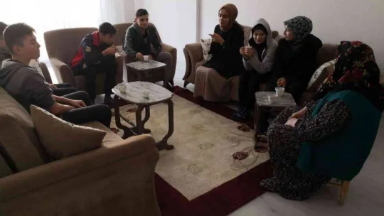 Altınovalı öğrenciler ilçe büyüklerini unutmuyor