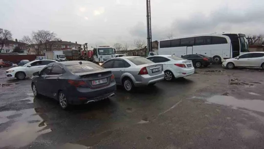 Ambulansa yol vermeyen konvoydaki araç sürücüleri yakalandı