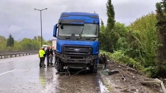 Anadolu Otoyolu'nu kilitleyen kaza